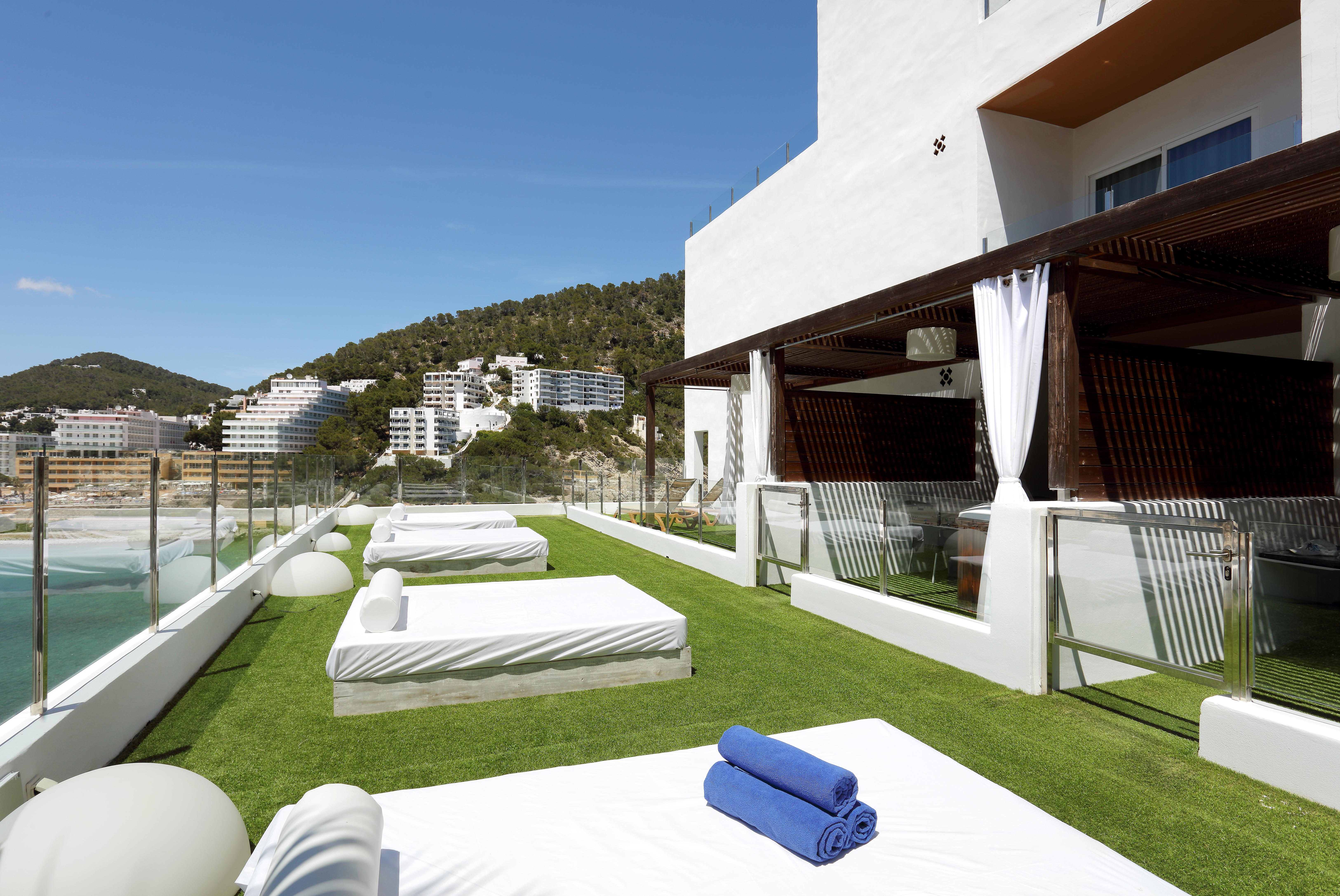 Palladium Hotel Cala Llonga - Adults Only Exterior photo